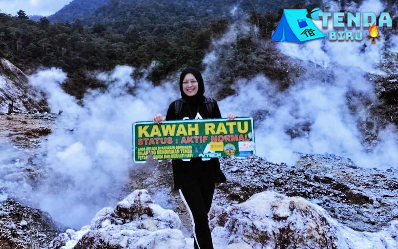 Kawah Ratu Sukabumi Keindahan Mistis di Balik Asap Tebal!