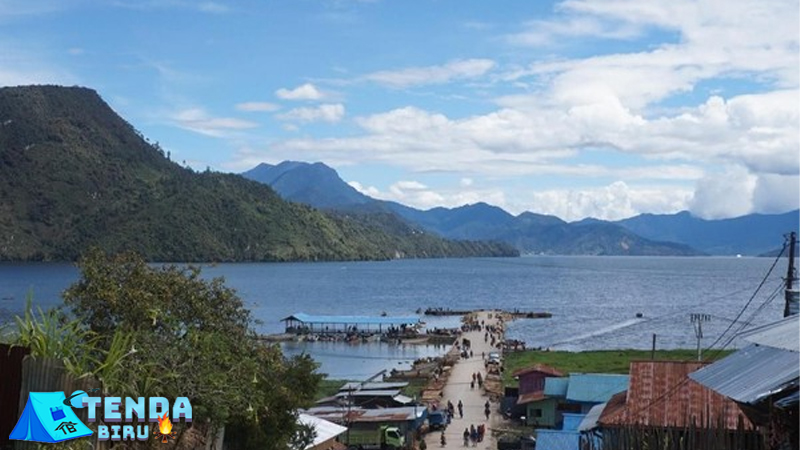 Beningnya Danau Paniai, Wisata Papua yang Bikin Lupa Pulang!