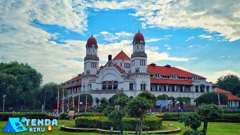 Lawang Sewu Gerbang Seribu Cerita di Tengah Jawa Tengah!