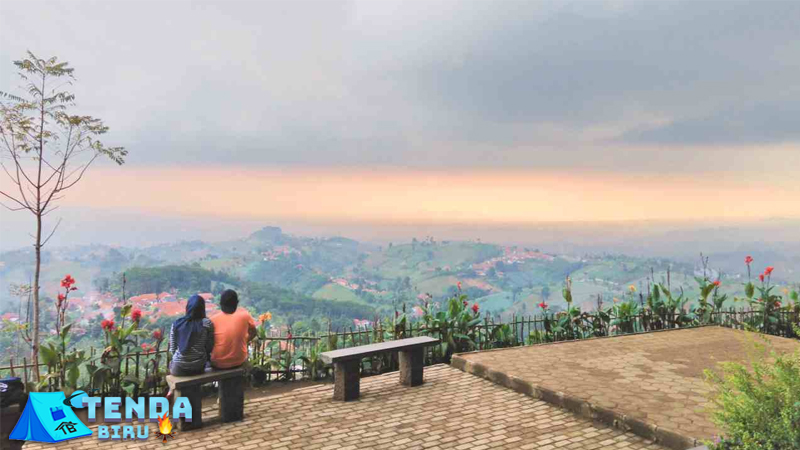 Menyingkap Keindahan Alam Bandung dari Bukit Moko!