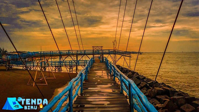 5 Alasan Pantai Rembat Jadi Surga Indah di Indramayu