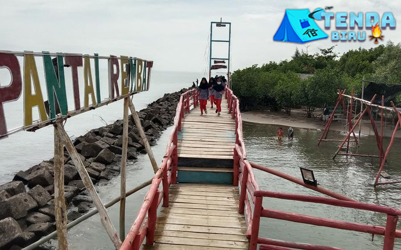 5 Alasan Pantai Rembat Jadi Surga Indah di Indramayu