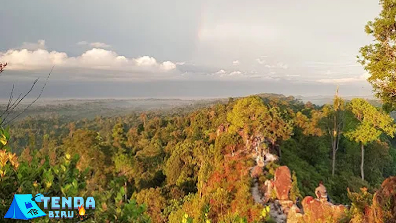 Menyingkap Keindahan dan 1 Misteri Bukit Batu Dinding