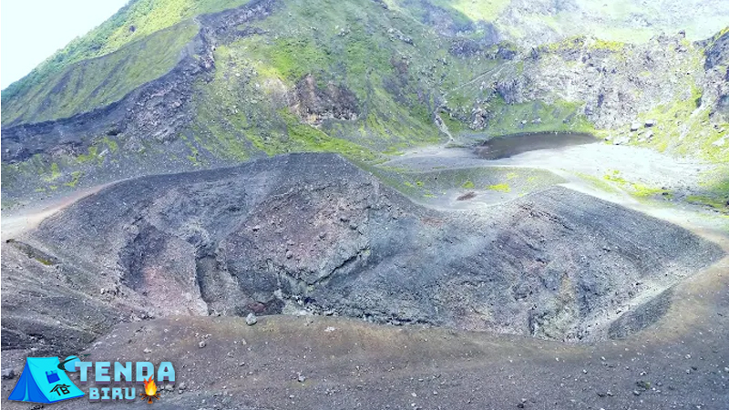 Gunung Kaba 10 Lukisan Aktif di Atas Awan