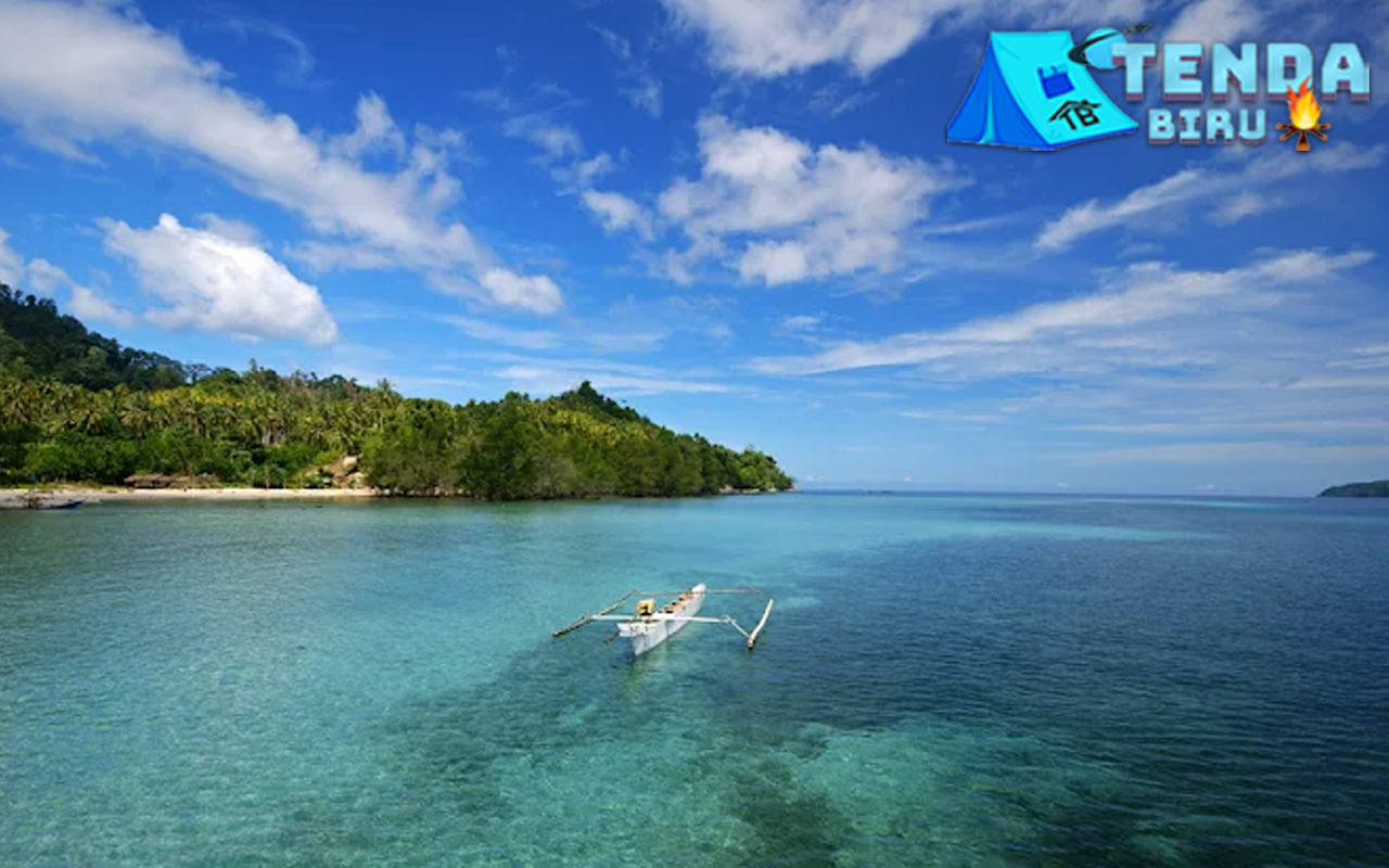Pantai Labuana Tempat 2 Epik Langit dan Laut Berciuman