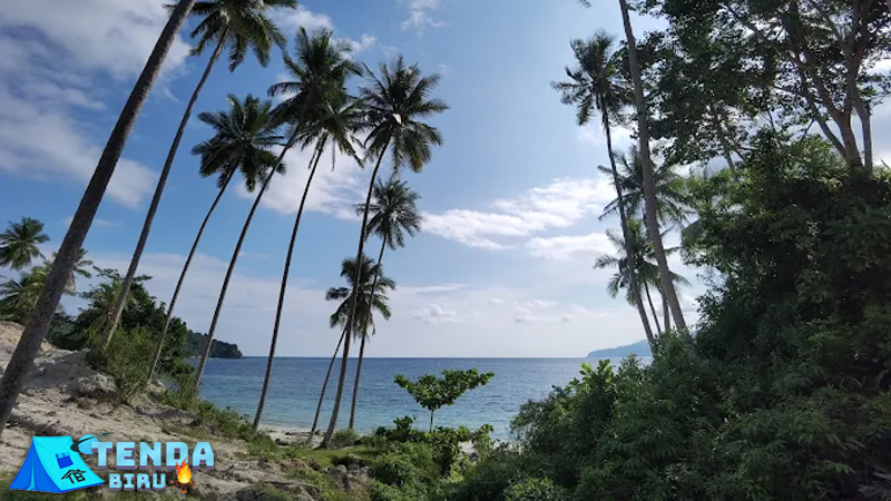 Pantai Labuana Tempat 2 Epik Langit dan Laut Berciuman