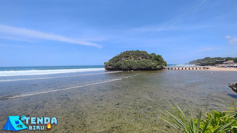 Pantai Drini Lebih Cantik dari 3 Chat Mantan!
