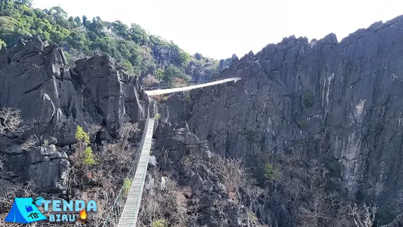 The Rock ViewPoint 4 Wisata Alam Penuh Adrenalin