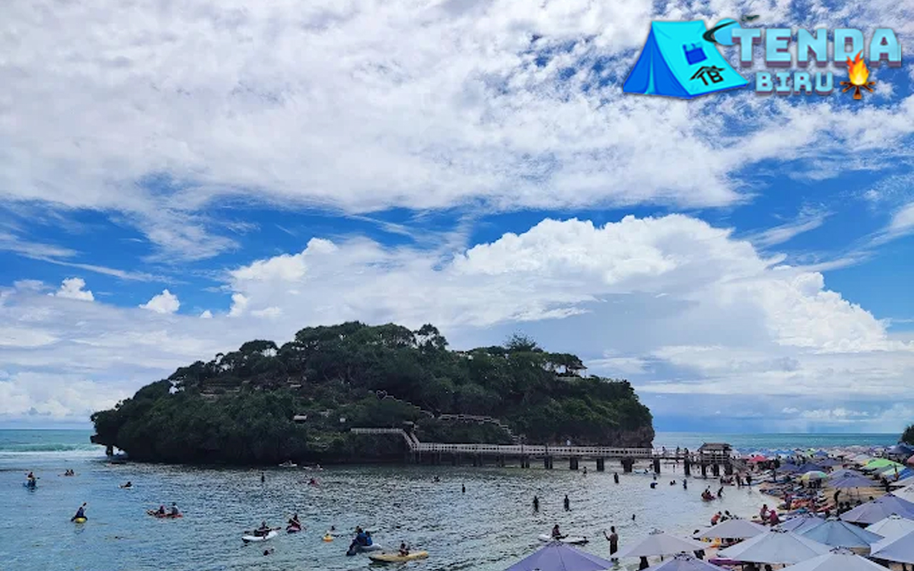 Pantai Drini Lebih Cantik dari 3 Chat Mantan!