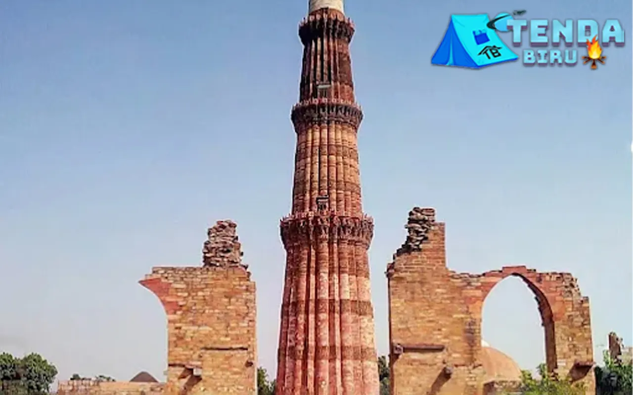 Qutb Minar 3 Warna, Menara Legendaris India