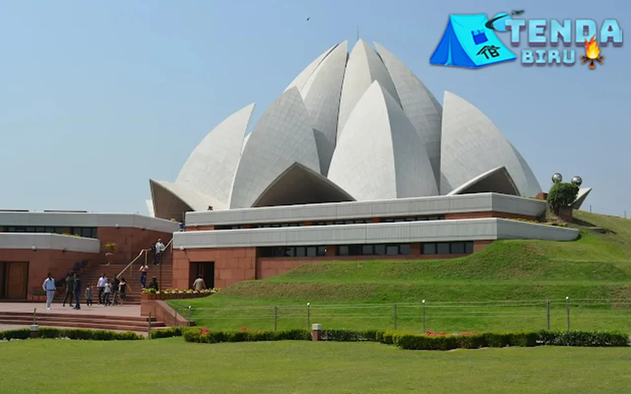 Lotus Temple, Syahdu Akui 2 Cari Ketenangan Jiwa 1 Lotus Temple, Syahdu Akui 2 Cari Ketenangan Jiwa