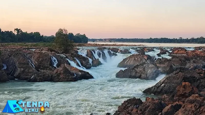 Khon Phapheng Rasakan 9 Kekuatan di Air Terjun Laos! 2 Khon Phapheng Rasakan 9 Kekuatan di Air Terjun Laos!