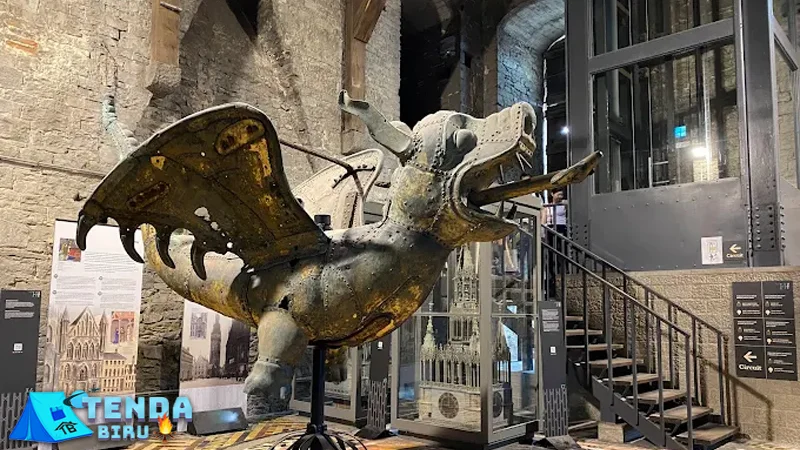 1 Menara Belfry of Ghent Kebanggaan Penuh Warga Belgia!