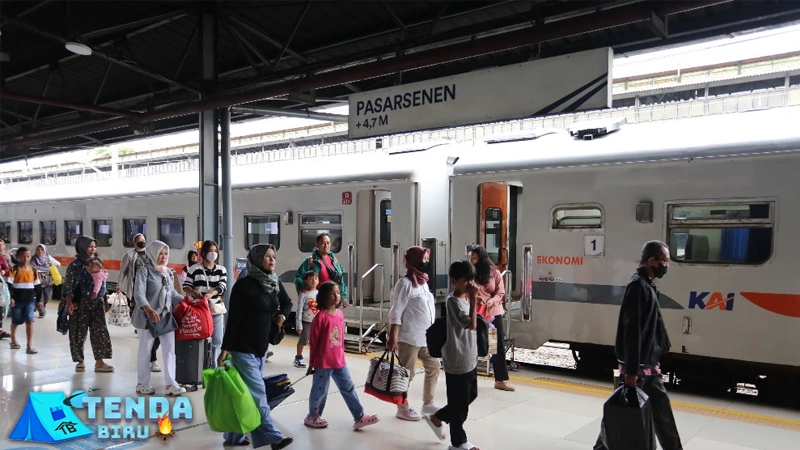 Arus Baru Imlek 2026: Tiket Kereta Ludes, 1 Juta Sold Out!